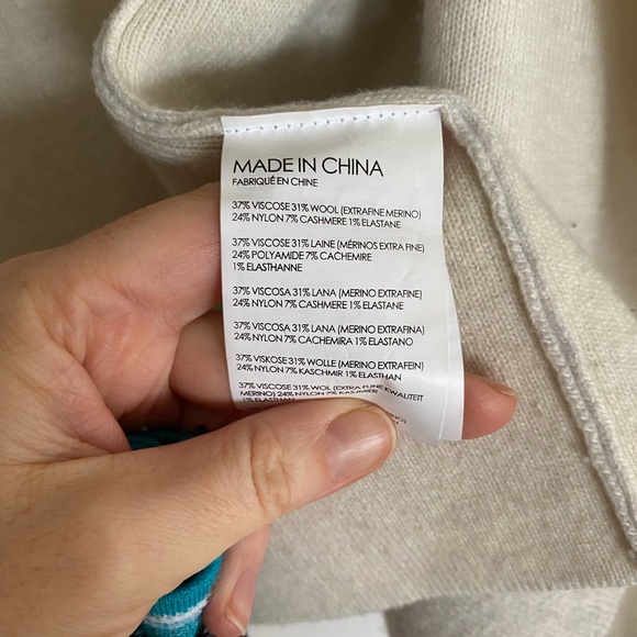 Marino & Cashmere blend hooded sweater - Picture 5 of 5